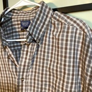 Denver Hayes summer shirt with front pocket. Size L